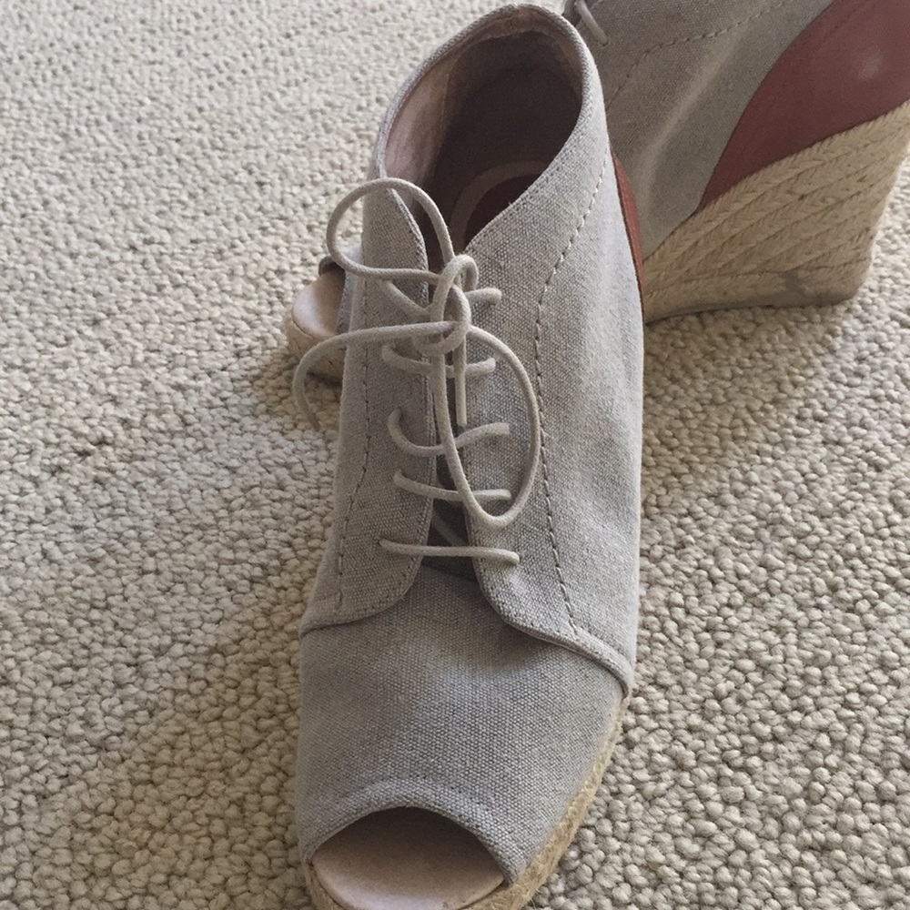 Shoes - Picture 3 of 3